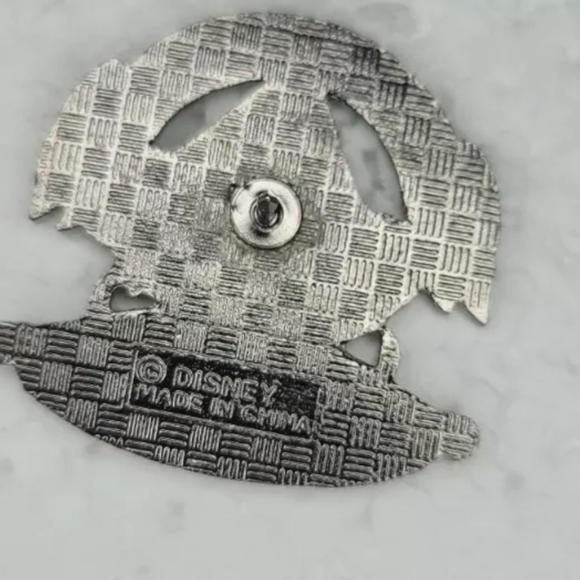 Walt Disney World Official Pin Trading Pirates of - Picture 2 of 2